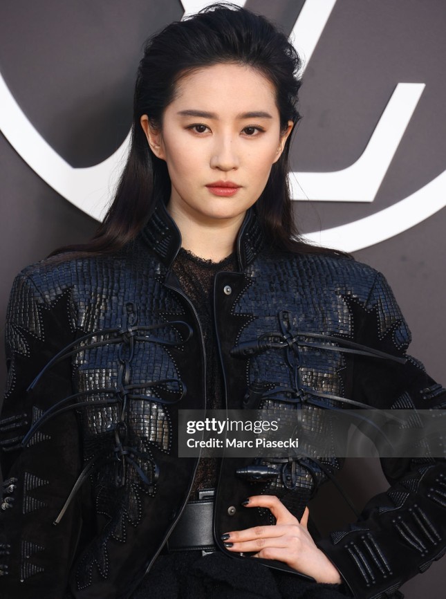 Lưu Diệc Phi rơi vào tình huống xấu hổ-2