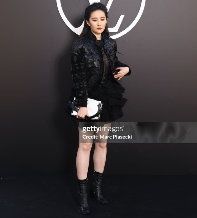 Lưu Diệc Phi rơi vào tình huống xấu hổ-6