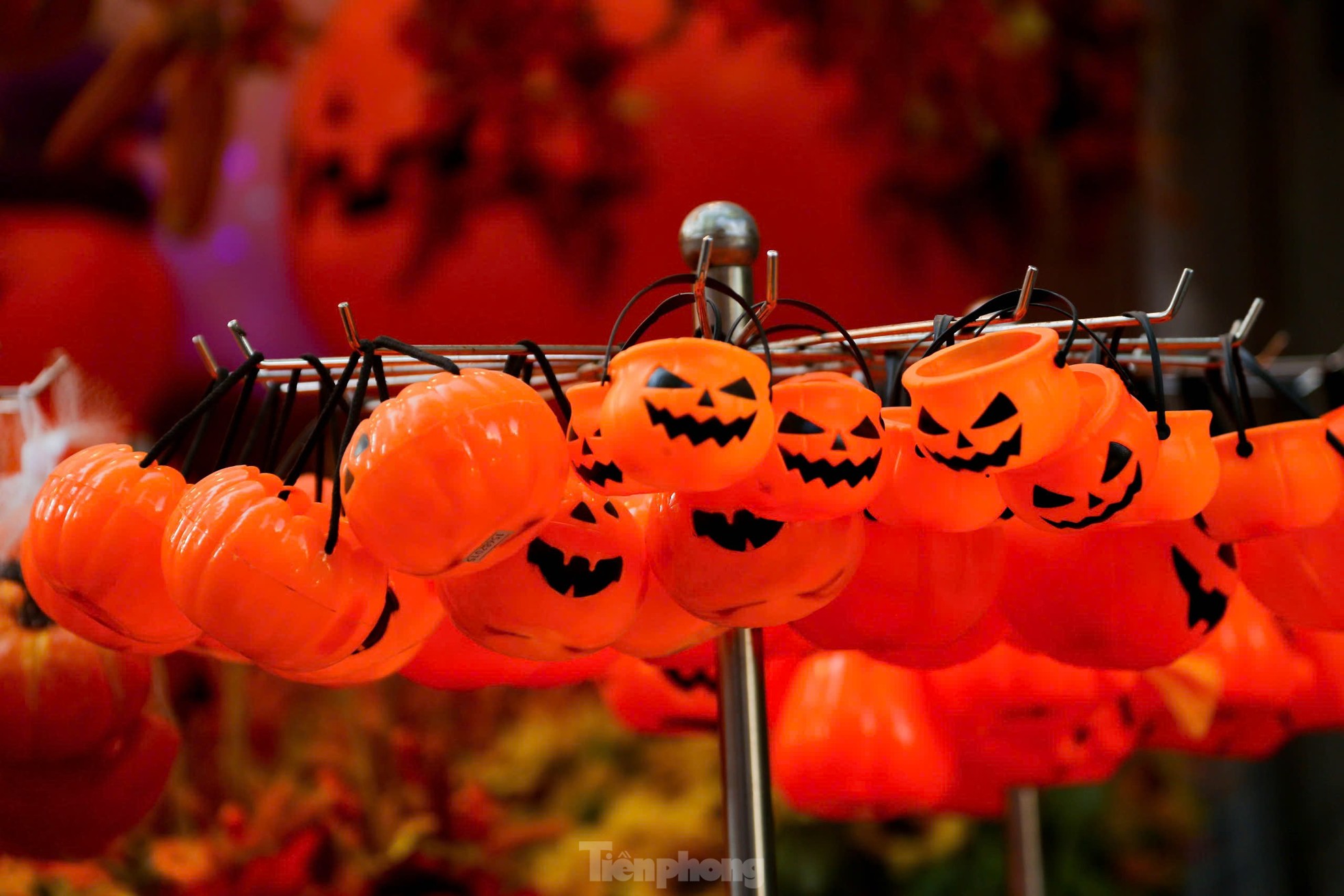 Phố Hàng Mã thay áo mới, ngập tràn màu sắc ma mị đón Halloween-14