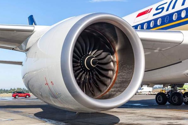 Vì sao dầu ô tô đi lâu gấp 10 lần dầu xe máy?-2