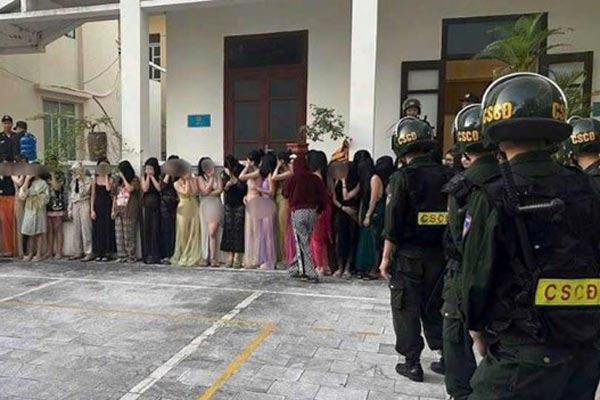 Giải cứu nhiều cô gái trẻ bị giam lỏng tại cơ sở massage-4