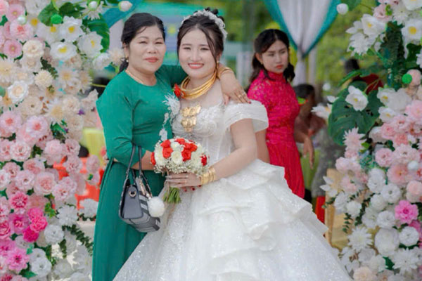 Vụ Cô ruột xởn tóc, ép 2 cháu gái lấy chồng ở Tiền Giang: Mẹ chú rể lên tiếng-6