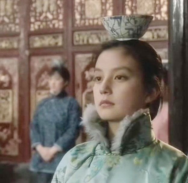 Triệu Vy gây chú ý với loạt ảnh chưa từng công bố-6