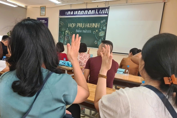 Phụ huynh không phải kho của cải để thầy cô tận thu”-6