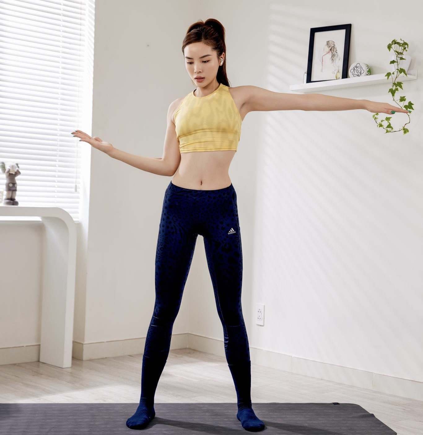 Cận cảnh cơ ngơi dát đầy hàng hiệu của hoa hậu Nguyễn Cao Kỳ Duyên-13