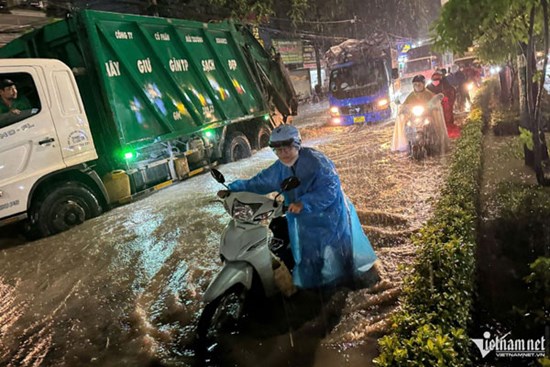 Dự báo thời tiết 6/10/2024: Nam Bộ mưa to vào chiều tối, cảnh báo ngập úng