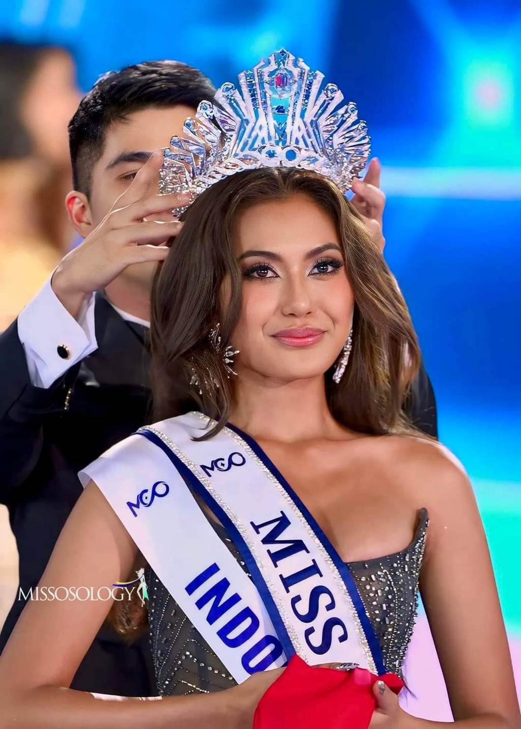 Người đẹp Indonesia đăng quang Miss Cosmo 2024-4