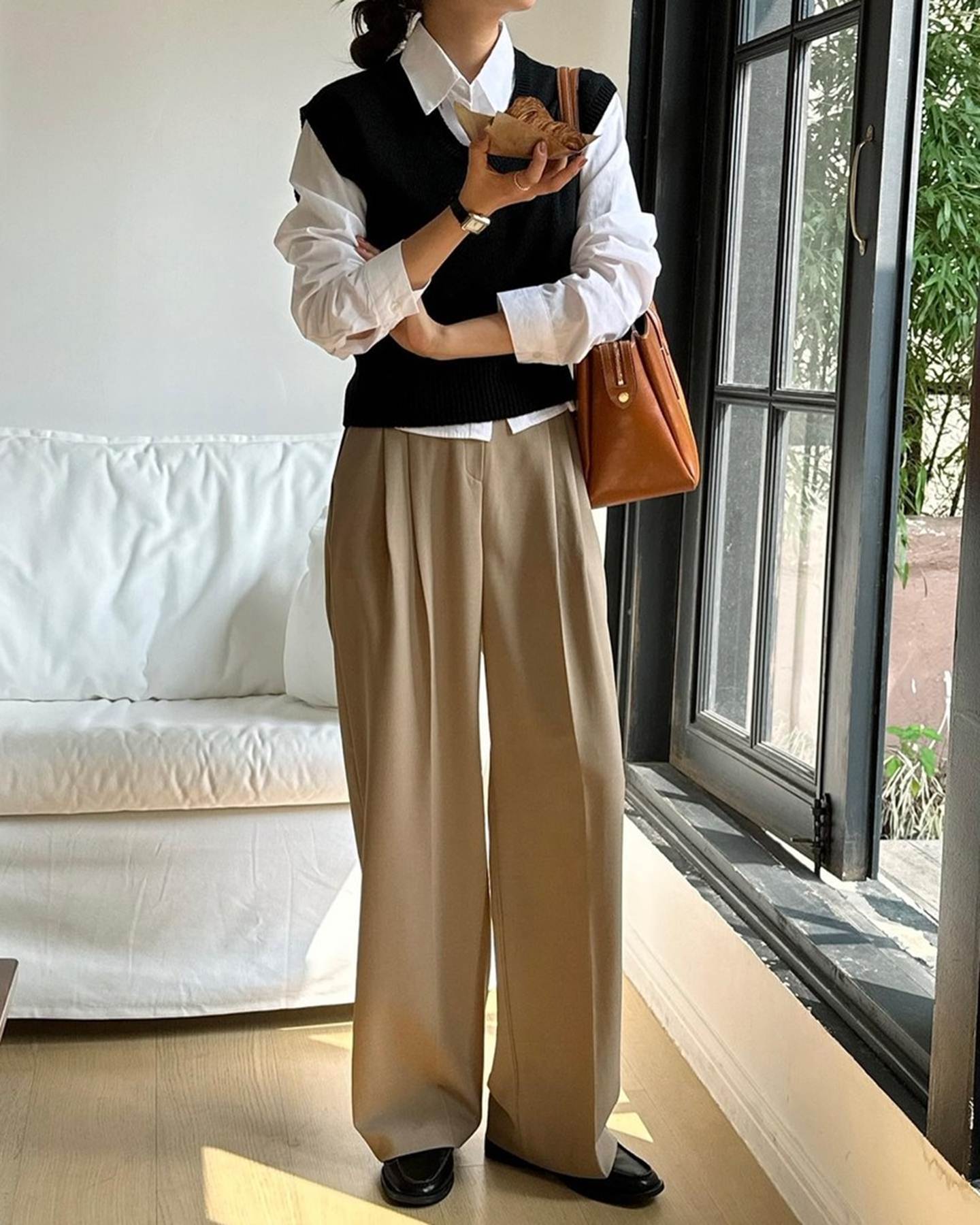 10 cách mặc quần màu be đơn giản mà đẹp-9