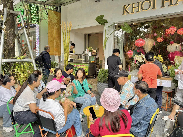 Bán nước mía với công thức độc nhất vô nhị”, 9x có doanh thu hàng chục triệu đồng/ngày-2