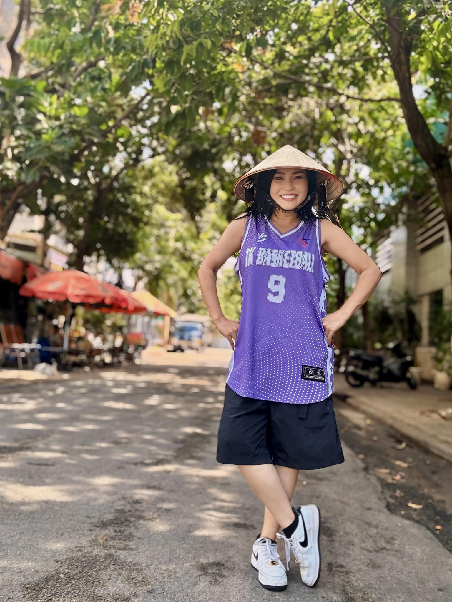 Quần short áo phông nhí nhảnh đời thực của chị đẹp Phương Thanh-9