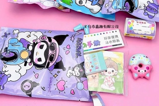 Cơn sốt blind box đại náo Tóp Tóp: Phát hiện công dụng bất ngờ của túi mù