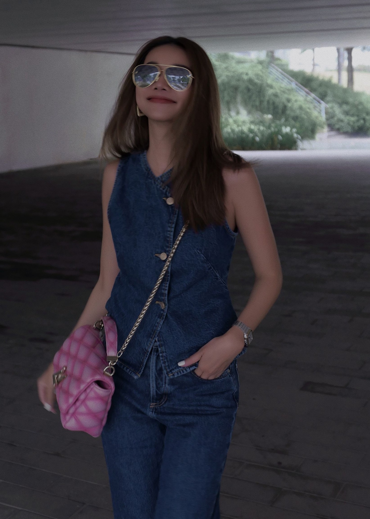 4 mẫu áo mùa thu trẻ trung, cần có trong tủ đồ của phụ nữ ngoài 40 tuổi-2