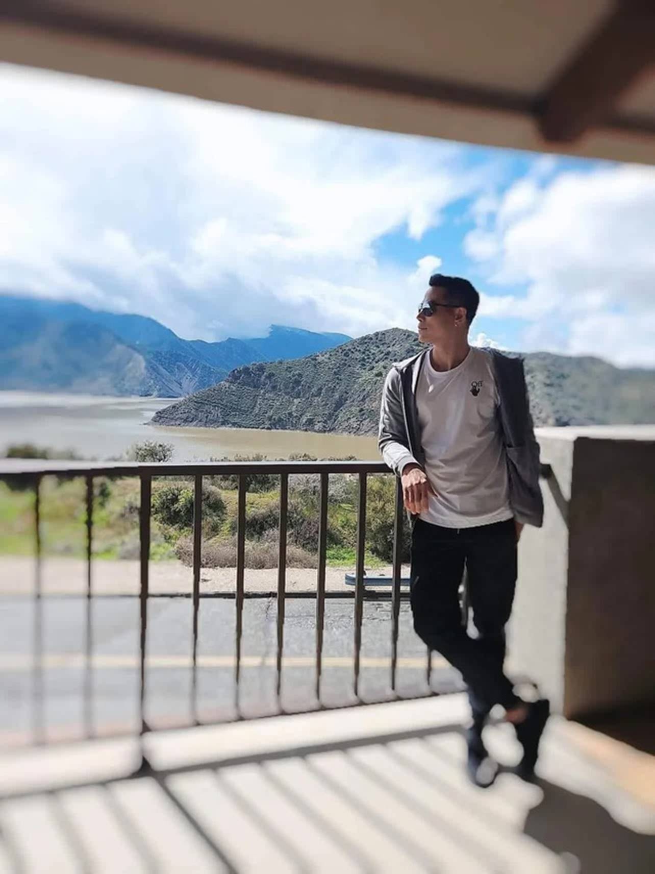 Nam vương nổi tiếng bỏ showbiz sang Mỹ dạy lái máy bay, cuộc sống hiện ra sao?-6