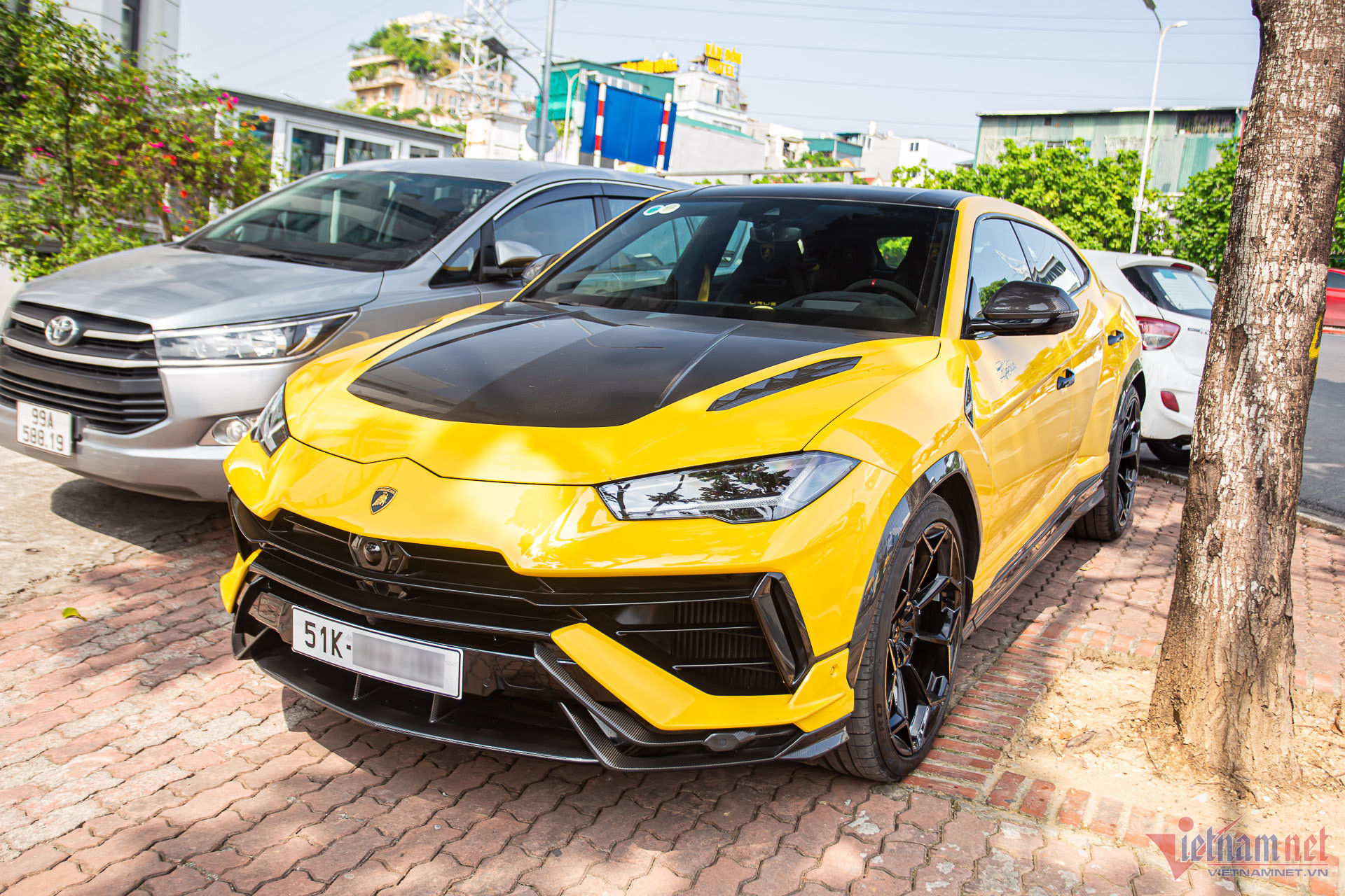 Lộ diện dàn siêu xe trị giá 60 tỷ của đại gia Sài Gòn, có xe giống của Minh Nhựa-5