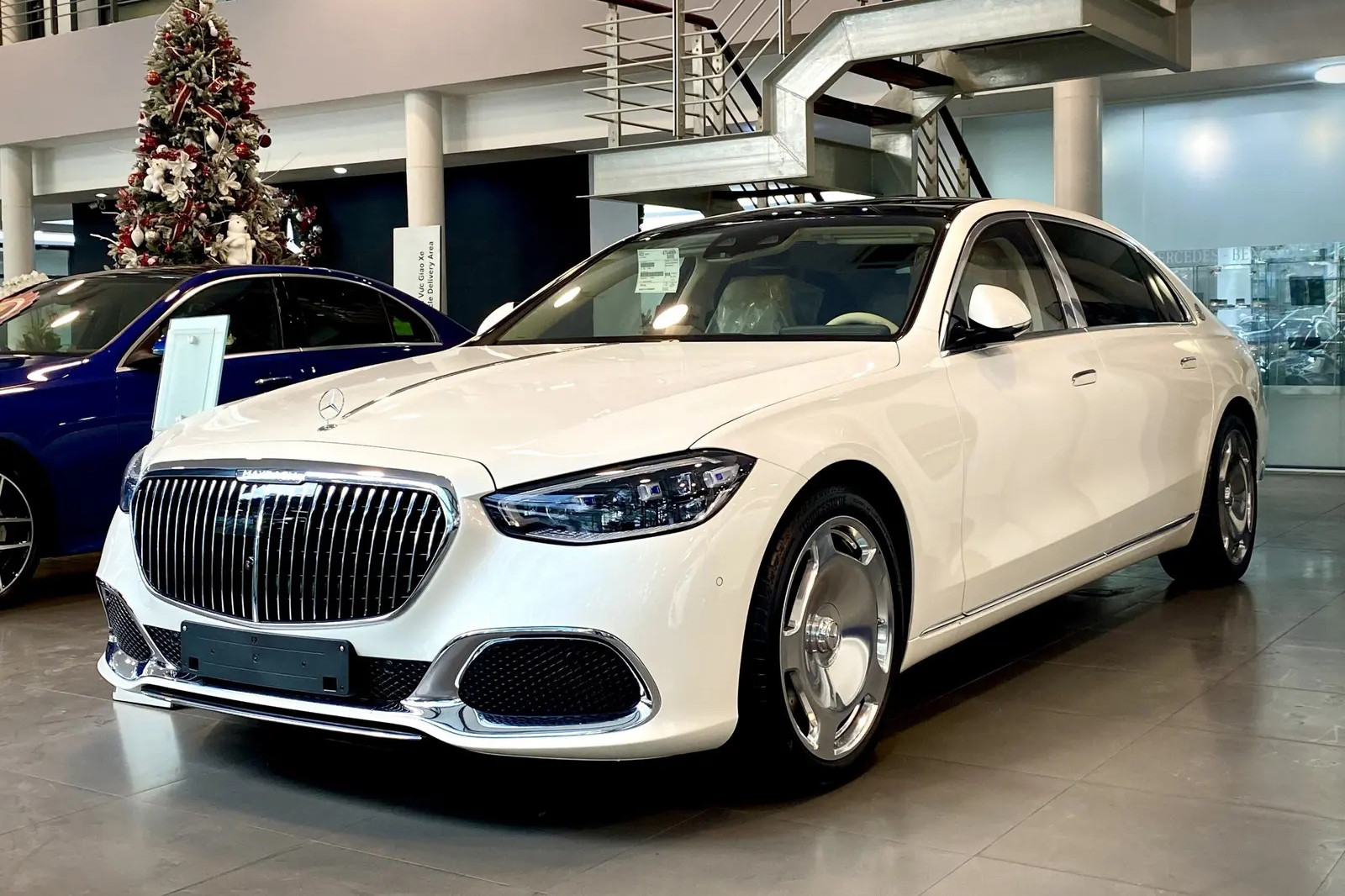 Lộ diện dàn siêu xe trị giá 60 tỷ của đại gia Sài Gòn, có xe giống của Minh Nhựa-7