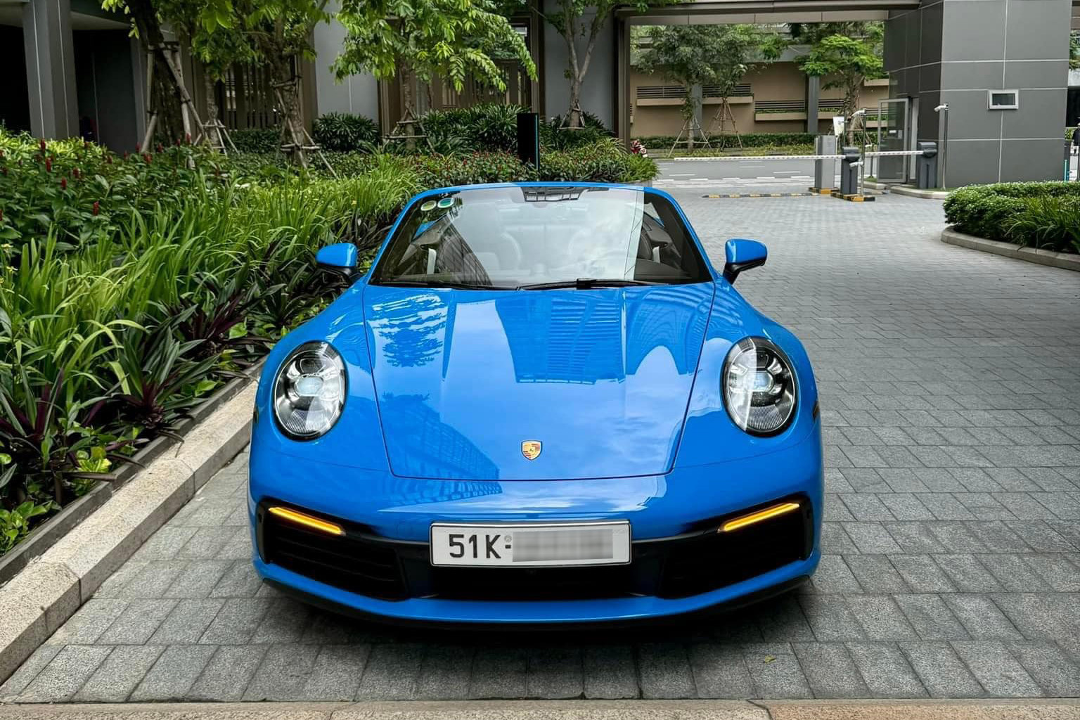 Lộ diện dàn siêu xe trị giá 60 tỷ của đại gia Sài Gòn, có xe giống của Minh Nhựa-8