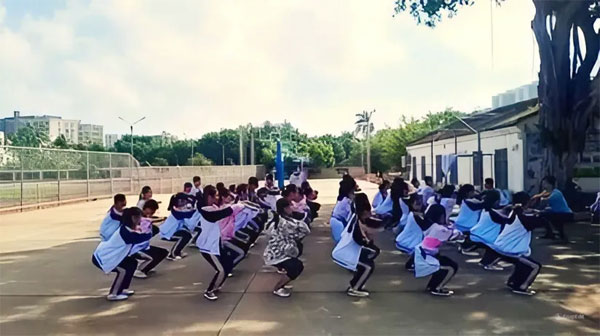 Giáo viên phạt học sinh lớp 5 squat 300 lần, 3 em nhập viện cấp cứu-1