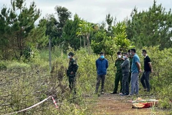 Phát hiện 2 thi thể không còn nguyên vẹn trong nghĩa trang