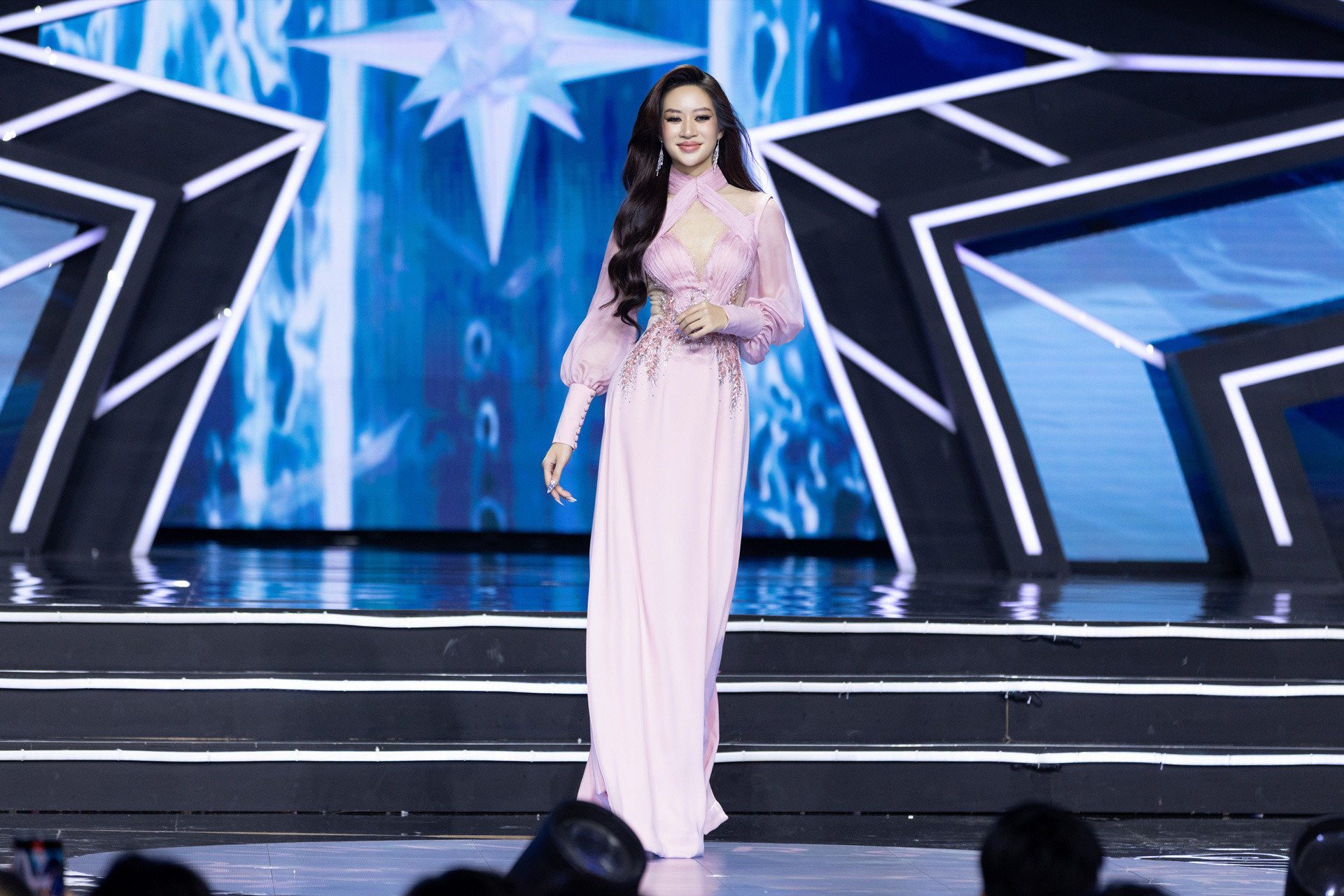 Người đẹp từng gây chú ý tại Miss Universe Vietnam 2024 bây giờ sống sao?-2