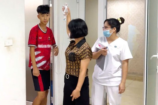Hiệu trưởng lên tiếng vụ 40 học sinh, sinh viên nhập viện sau bữa tối
