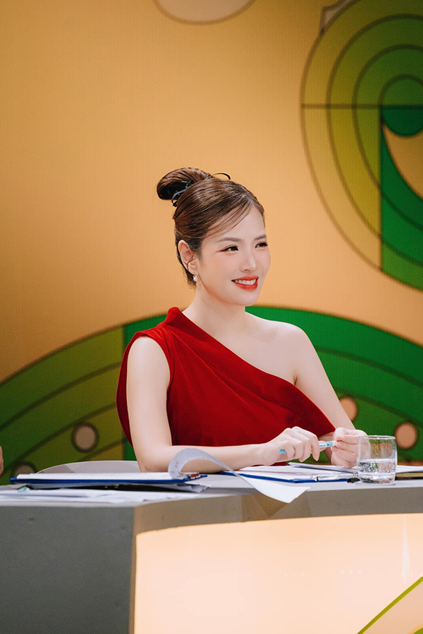 Cựu MC Bản tin thời tiết có hôn nhân viên mãn với chồng đạo diễn-3