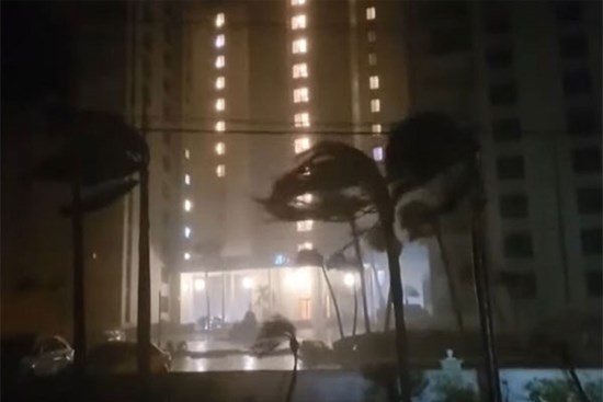 Siêu bão Milton đổ bộ nước Mỹ, nhiều nơi ở Florida ghi nhận thương vong