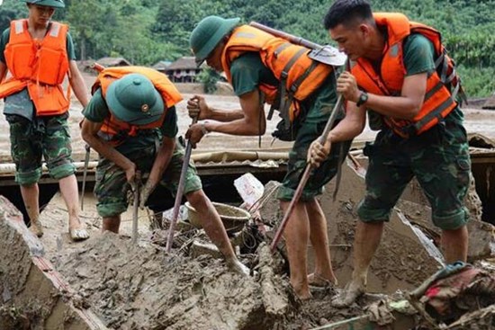 Vụ sạt lở khiến 60 người chết ở Làng Nủ: Dừng tìm kiếm, còn 7 người mất tích