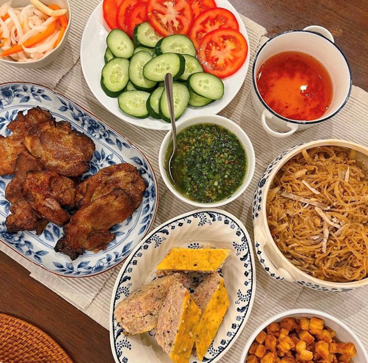 Tăng Thanh Hà hé lộ đời sống bên mâm cơm gia đình sau cánh cửa hào môn-16