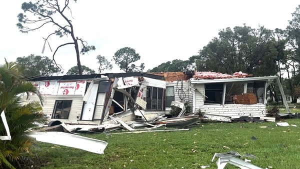 Bão Milton có 30 lốc xoáy dẫn đường” trước khi đổ bộ, được giải thích thế nào?-2