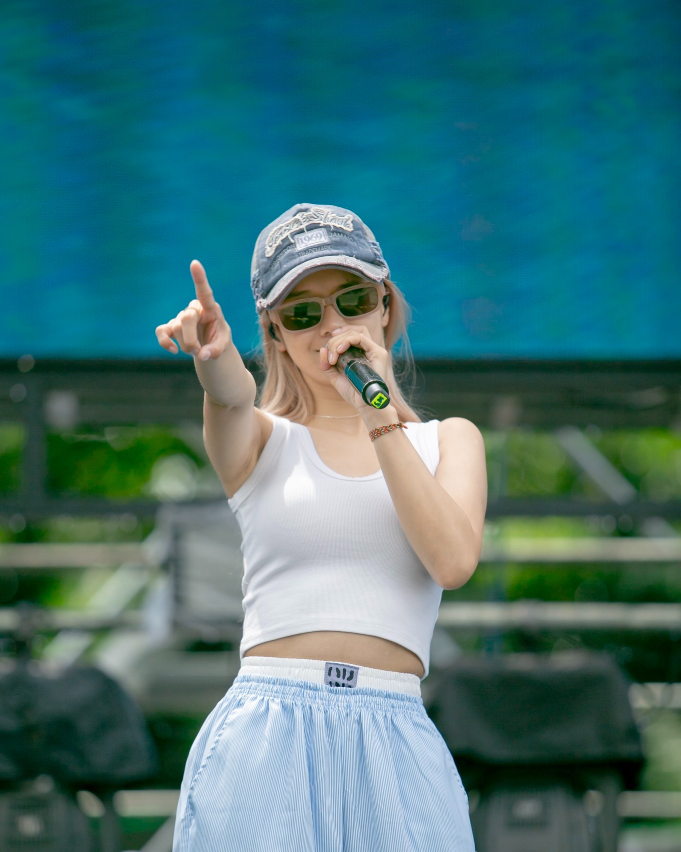 Chị đẹp Hoàng Yến Chibi diện áo phông đơn giản vẫn toát lên vẻ sexy nóng bỏng-1