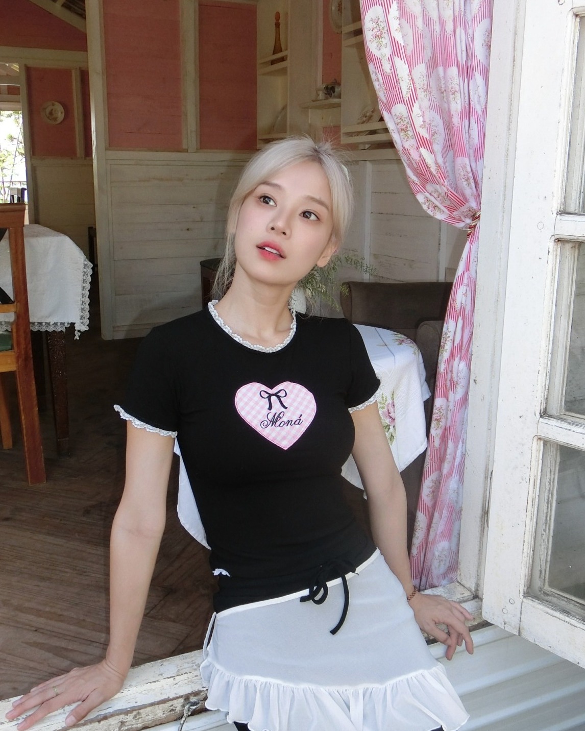 Chị đẹp Hoàng Yến Chibi diện áo phông đơn giản vẫn toát lên vẻ sexy nóng bỏng-9