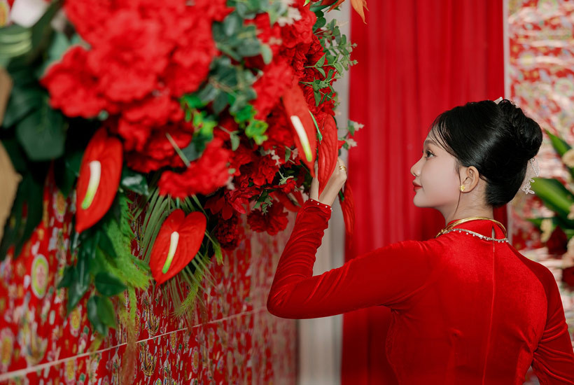 Chú rể Sóc Trăng đạo diễn đám cưới phong cách lạ, cô dâu kém 12 tuổi sửng sốt-5