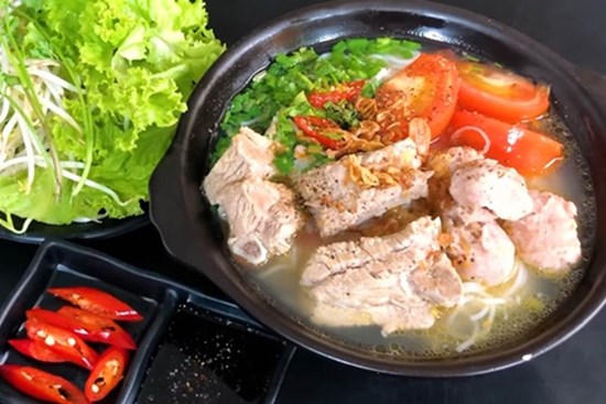 Cách làm bún sườn chua thơm ngon, đậm vị