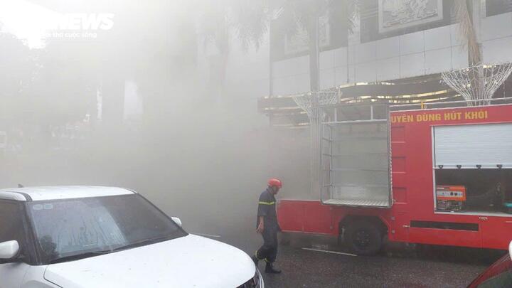 Cháy quán bar ở tầng hầm Nhà hát Trưng Vương Đà Nẵng-1