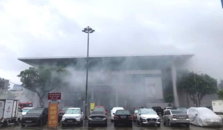 Cháy quán bar ở tầng hầm Nhà hát Trưng Vương Đà Nẵng-3