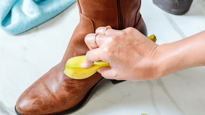 Mẹo đánh bóng giày da không dùng xi-1