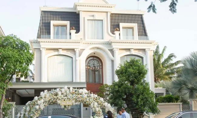 Phú bà từng gây sốt khi chi 2 tỷ cho một lần làm đẹp khoe trồng đu đủ, bí xanh trong biệt thự sang-8