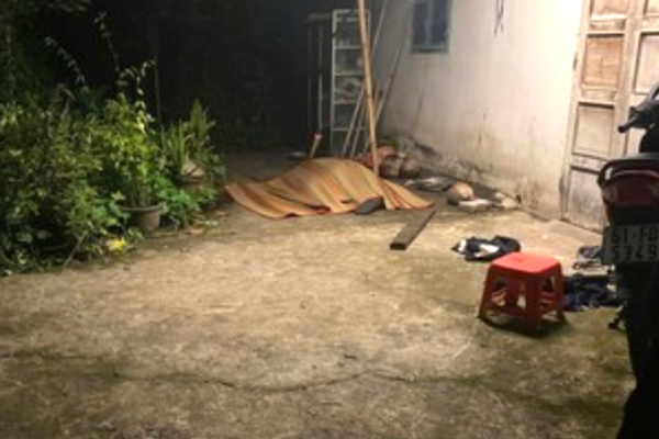 Người đàn ông nghi mang xăng đến nhà người khác tự thiêu-2