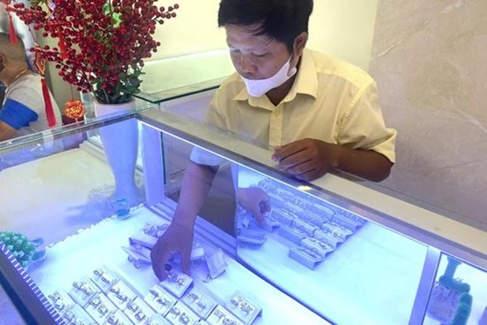SJC Đà Nẵng mở cửa, nhưng… lạ lùng kiểu bán vàng
