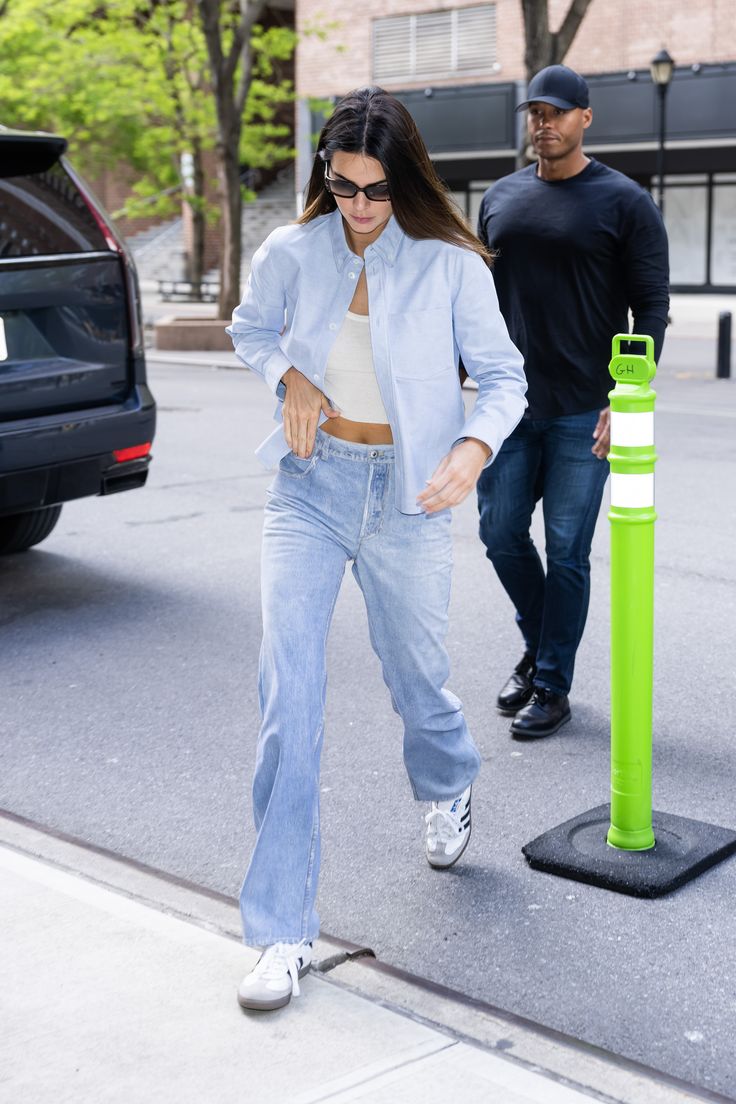 Kendall Jenner gợi ý 4 mẫu giày hoàn hảo để phối với quần jeans-7