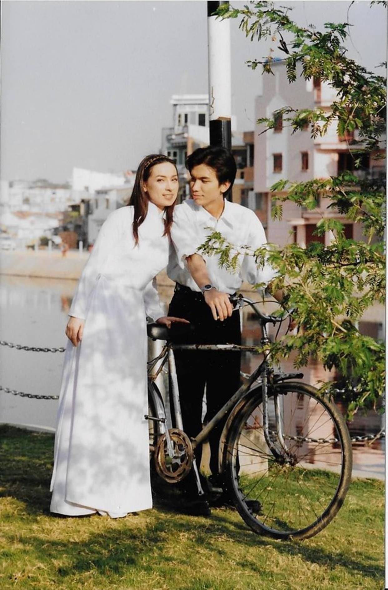 Giọng ca vàng trong làng nhạc borelo, tuổi 53 viên mãn bên người vợ kín tiếng-4