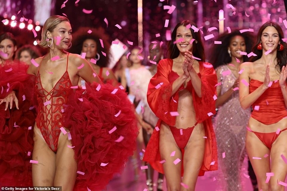 Show nội y Victorias Secret nhàm chán nhất từ ​​trước đến nay-1