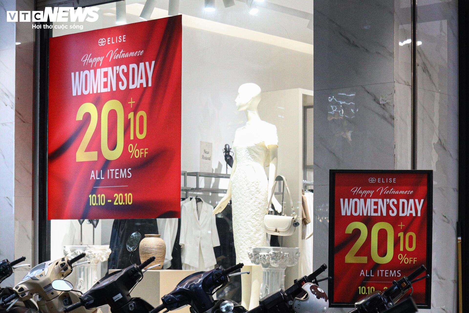 Quà tặng 20/10 đua nhau giảm giá, khách vẫn vắng-2