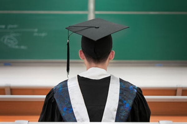 Cô gái bị teo cơ tuỷ sống tốt nghiệp đại học loại giỏi-4