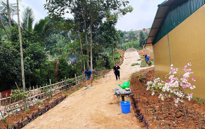 Những khung nhà tái định cư dần hình thành ở Làng Nủ-1