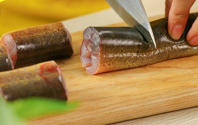 Cách làm sạch nhớt lươn đơn giản-3