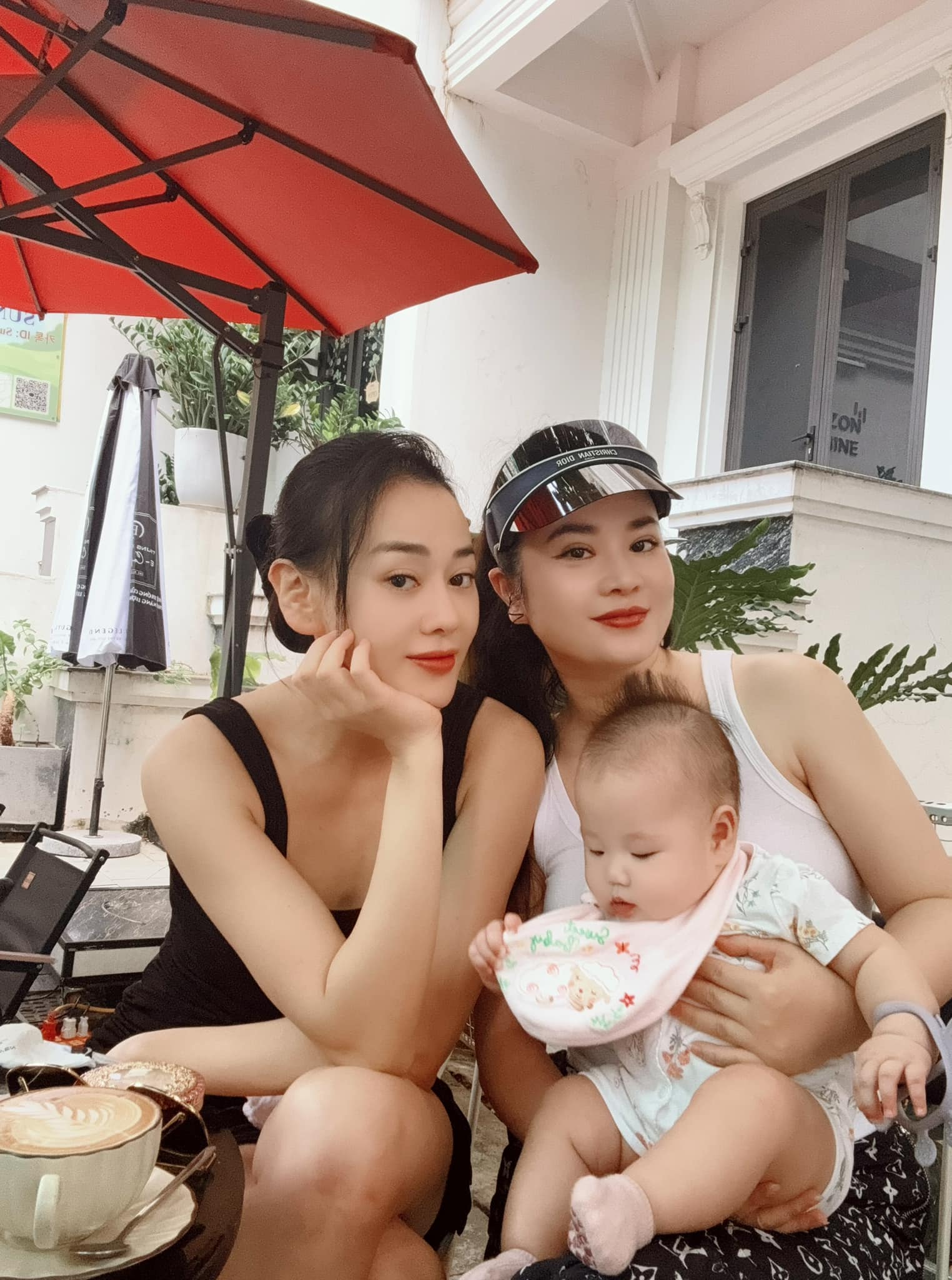 Con gái Phương Oanh lấn át mẹ trong một khung hình-1