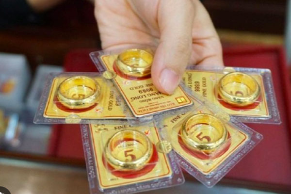 Giá vàng nhẫn 99,99 tăng sốc lên mức chưa từng có, vượt cả vàng miếng SJC-2