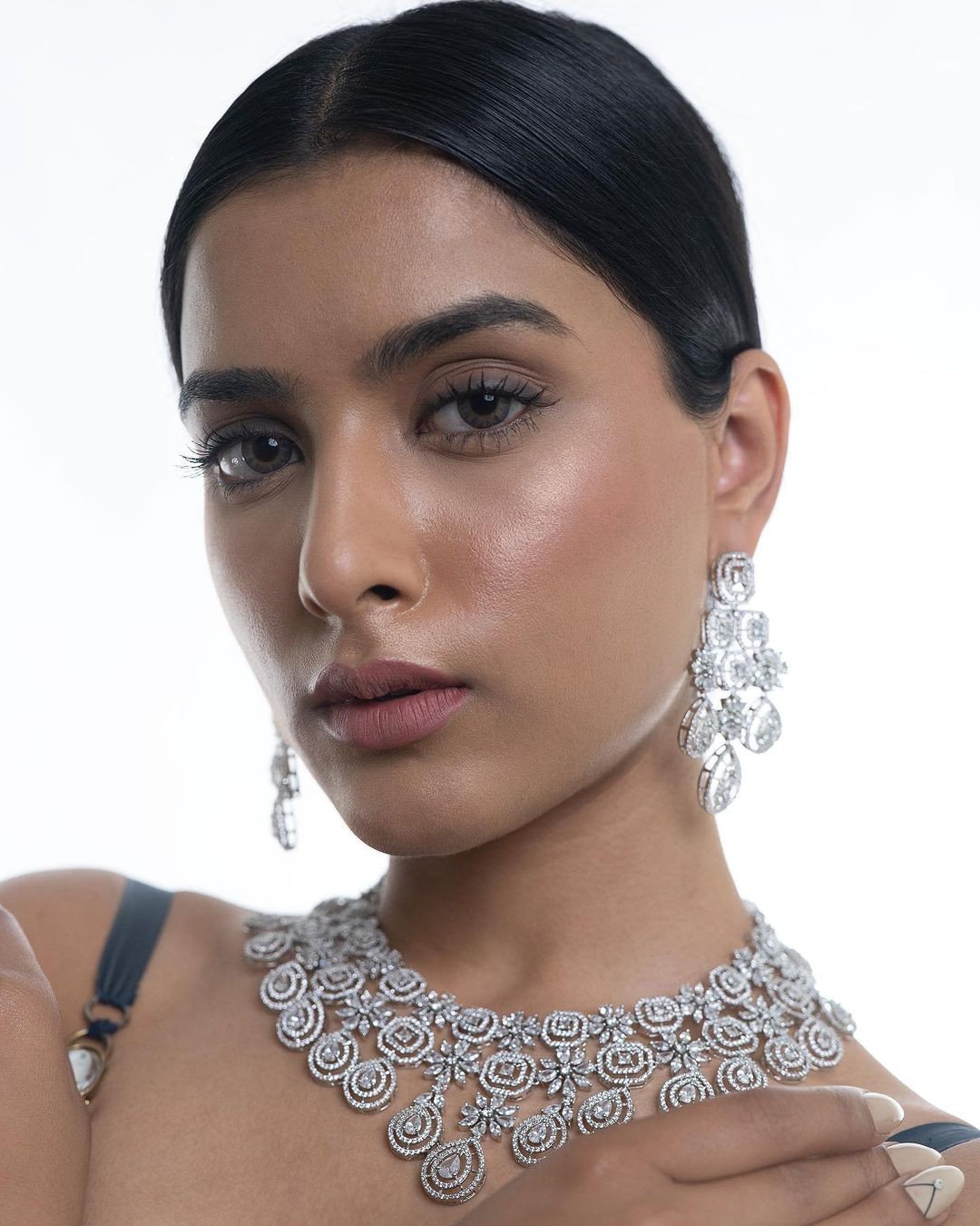 Nhan sắc Hoa hậu Ấn Độ 2024-5