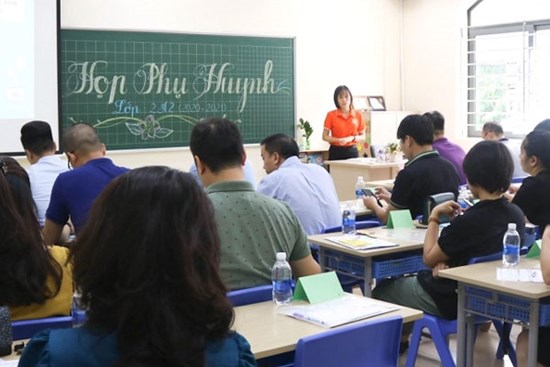 'Vấn nạn' lạm thu: Phụ huynh im lặng vì sợ con bị đì